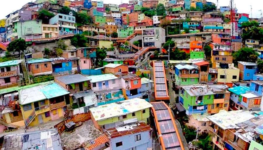 Medellin: Graffiti Tour Comuna 13 - Hotel pickup makes the outing simple