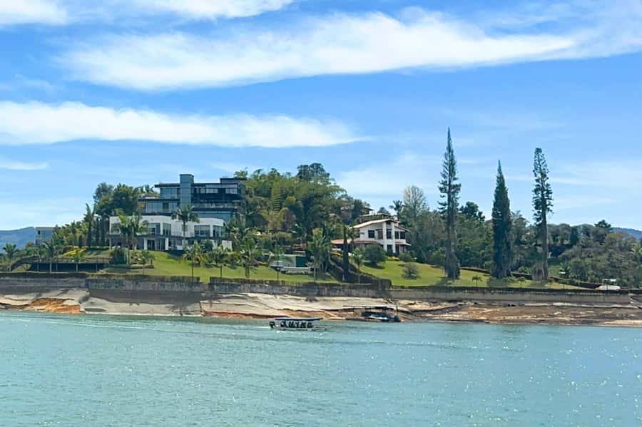 Medellin: Guatape and El Penol Rock Day Trip with Boat Ride - Key points to know before you book