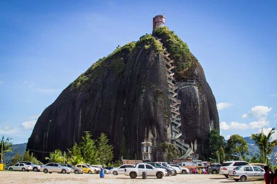 Medellin: Guatape and El Penol Rock Day Trip with Boat Ride - Why Guatapé makes a good day from Medellín