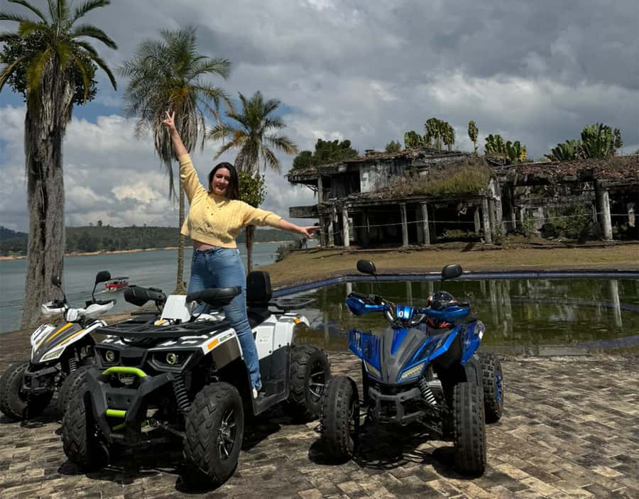Medellin: Guatapé Day Trip & Boat to Pablo Escobar's Estate - Crossing Peñol-Guatapé Dam by Boat