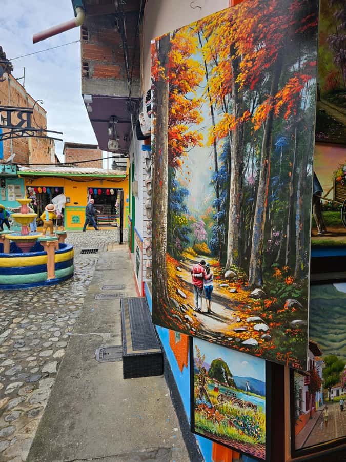 Medellin: Guatape, El Peñol Coffee Farm Private Tour & Fruit - Lunch in Guatape, with the bill separate