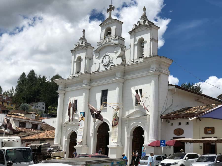 Medellín: Half-Day Private Colonial Towns Tour - Salto del Tequendamita and the short waterfall break