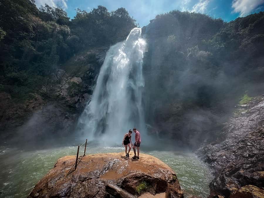 Medellín: Highest Zipline of Colombia Over Waterfalls - What the $160 price covers
