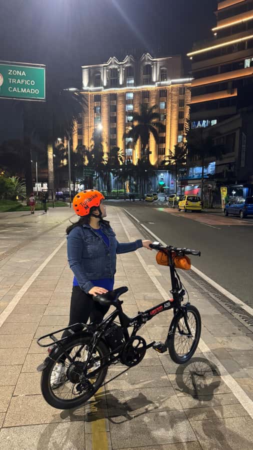 Medellín: History & Local Life Essentials Tour on an E-Bike - Ciudad del Río and Medellín’s modern face