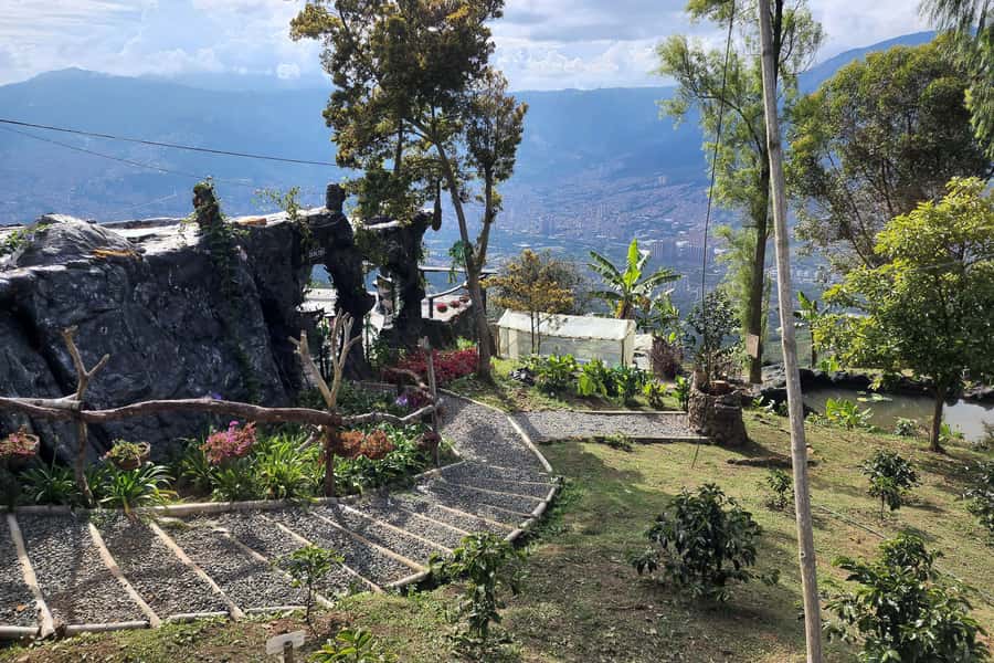 Medellin: Horseback Riding Coffee Farm Tour with Coffee Spa - Who Should Book This Medellín Coffee Farm Tour?