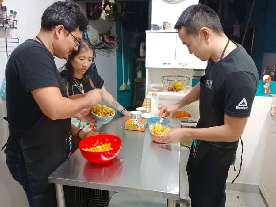 Medellin: Learn to make Colombian empanadas from scratch - The family-home setting and cultural connection