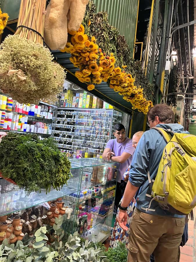 Medellín Multi-sensory Tour in the market, +15 Exotic Fruits - Why the small group and local connection matter