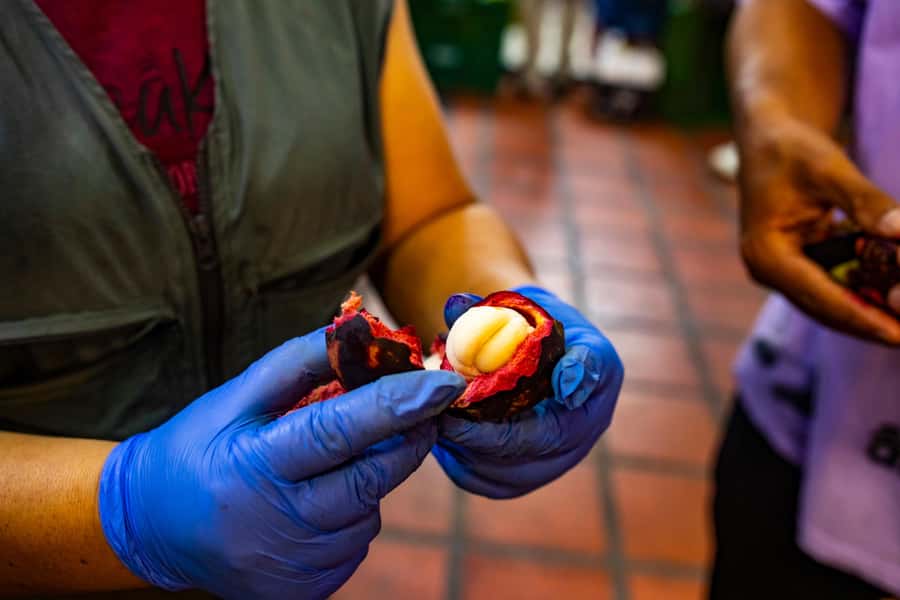 Medellín Multi-sensory Tour in the market, +15 Exotic Fruits - The third stop: a fuller taste of Colombia