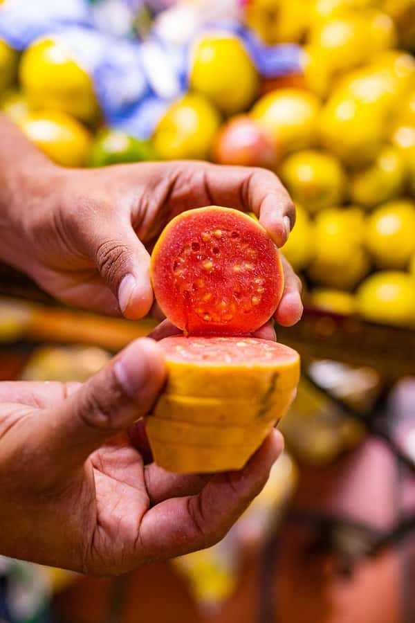 Medellín Multi-sensory Tour in the market, +15 Exotic Fruits - The final 30 minutes: juice and a last market pause