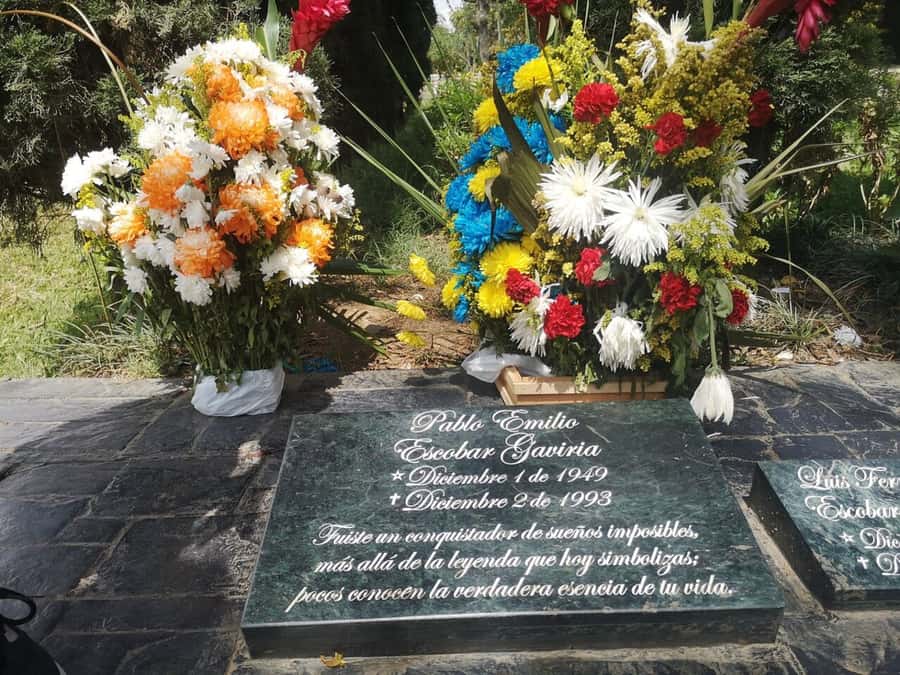 Medellin: Pablo Escobar, Dark Times & the New Medellin Tour - The cemetery and Escobar’s final resting place