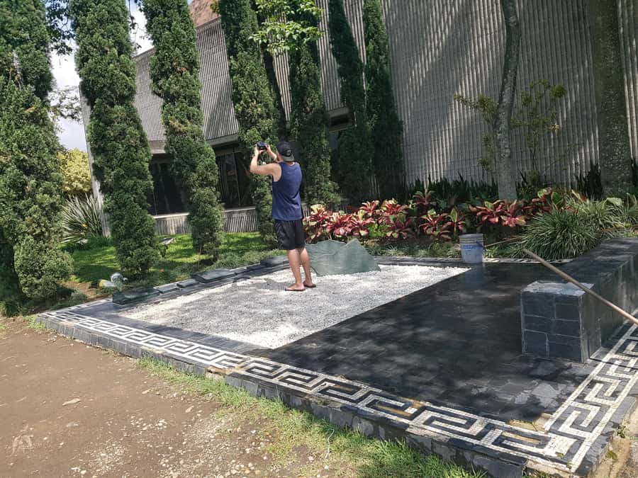 Medellín: Pablo Escobar Jail Private Tour - What the 135 dollar price includes