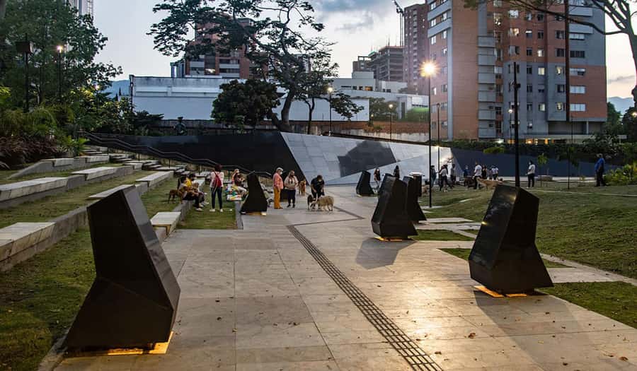 Medellin: Pablo Escobar's Dark History Guided Tour - Who should take this four-hour experience?