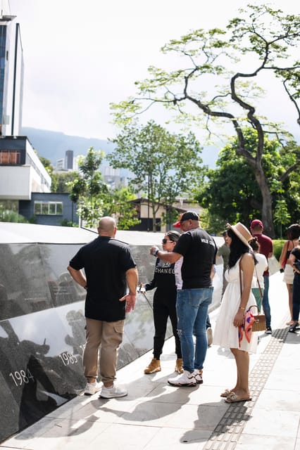 Medellín: Pablo Escobar Tour incl. museum & transportation - Inflexión Memorial Park and the meaning of public memory