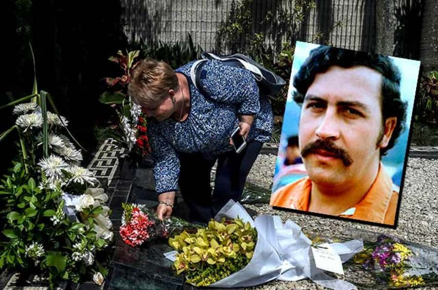 Medellín: Pablo Escobar Tour with beer included - The Pablo Escobar neighborhood and its mural