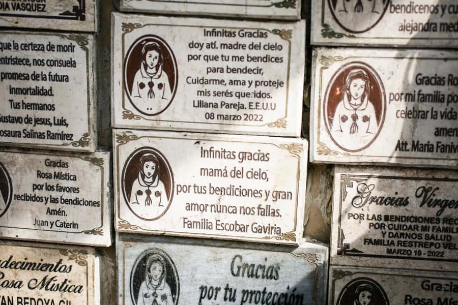 Medellín: Pablo Escobar Tour with Guide and Transportation - Shoes, clothing, and what to leave behind