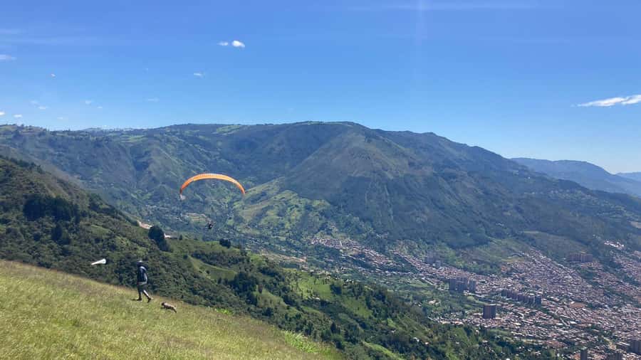 Medellín Paragliding - Go Pro Included - What the $130 price really covers