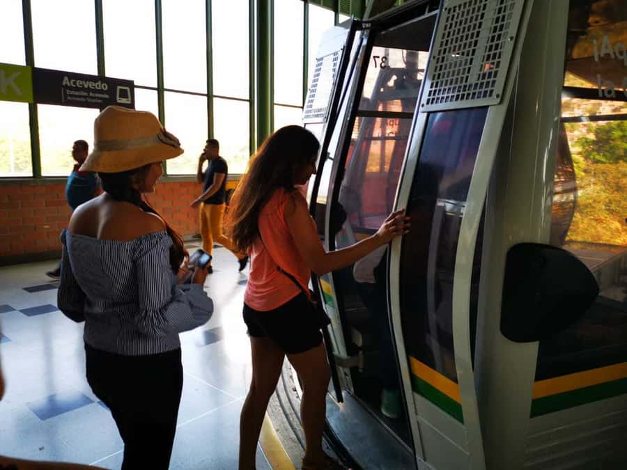 Medellin: Private City Tour - Starting with pickup and a private car