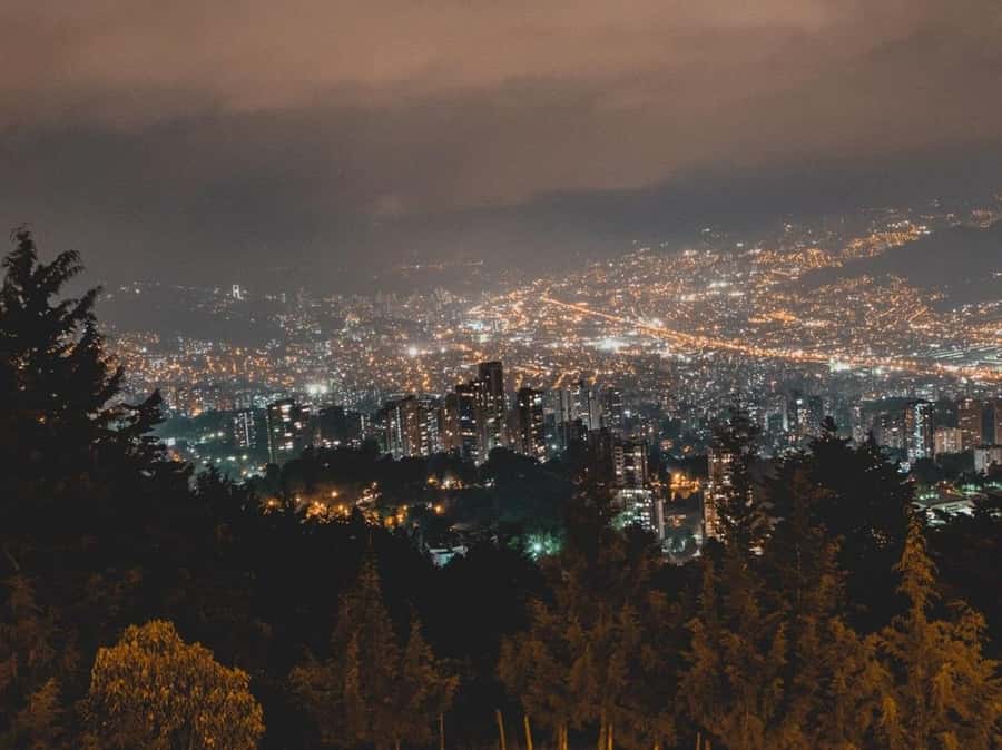 Medellín: Private Food Tour With The Best Viewpoints. - El Zarzal and the famous chocolate with cheese