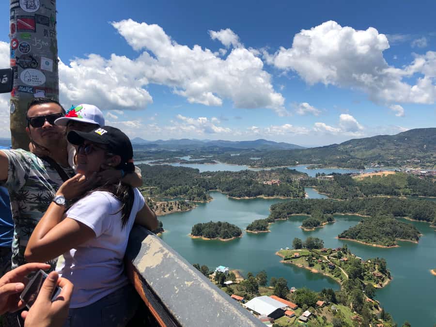 Medellín: Private Guatapé with Peñol Tickets and Boat Ride - A generous Colombian lunch with a view