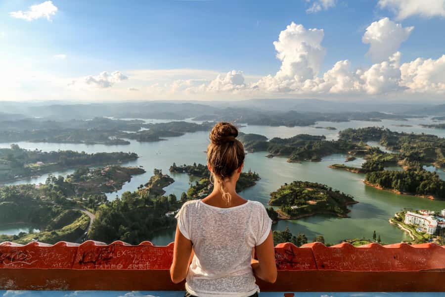 Medellín: Private Guatapé with Peñol Tickets and Boat Ride - Hotel pickup and the road to El Peñol