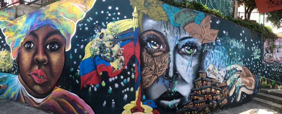 Medellín: Private Pablo Escobar and Comuna 13 Tour - Why private touring matters here