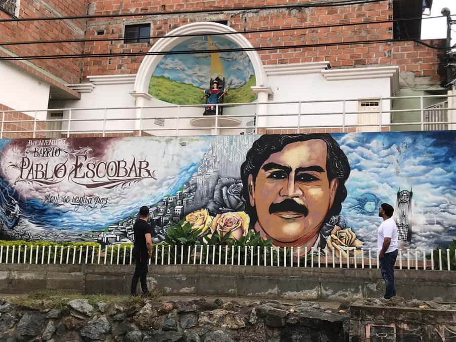 Medellín: Private Pablo Escobar Tour with Cable Car Ride - Why this tour works better than watching Narcos alone