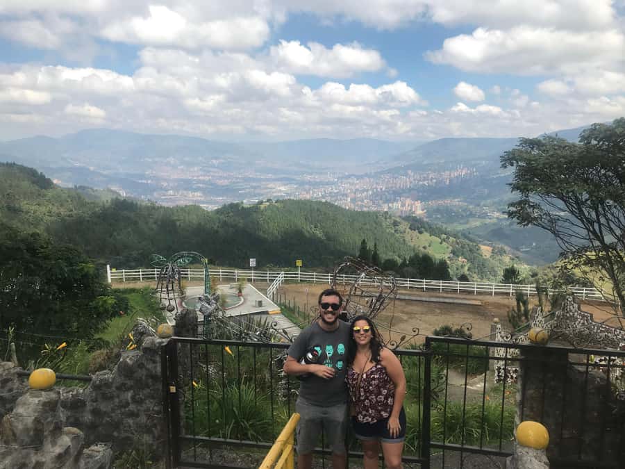 Medellín: Private Pablo Escobar Tour with Cable Car Ride - Private transport makes the four-and-a-half-hour schedule manageable