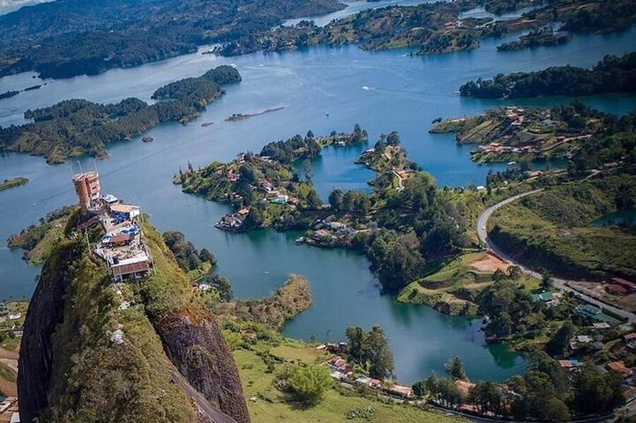 Medellín: Private Tour to Guatapé + Paragliding - What the $190 price really covers