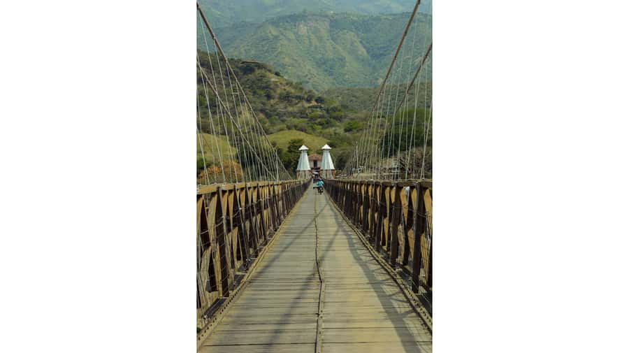 Medellin: Santa Fe de Antioquia Guided Day Trip - Walking Santa Fe’s colonial streets