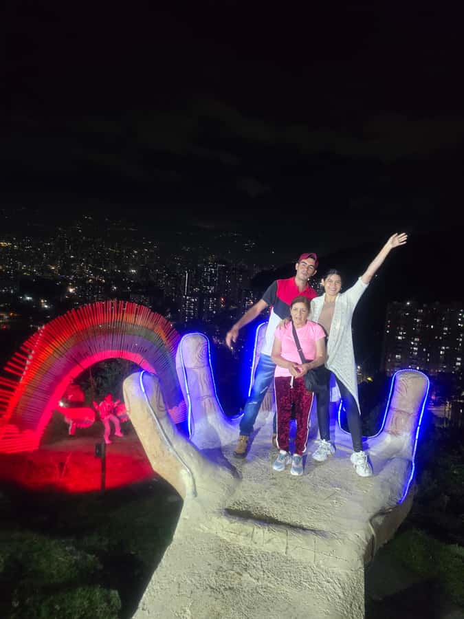 Medellin: Tour of viewpoints, selfie zone, adventure and dinner included. - Mirador El Cielo brings the main adrenaline