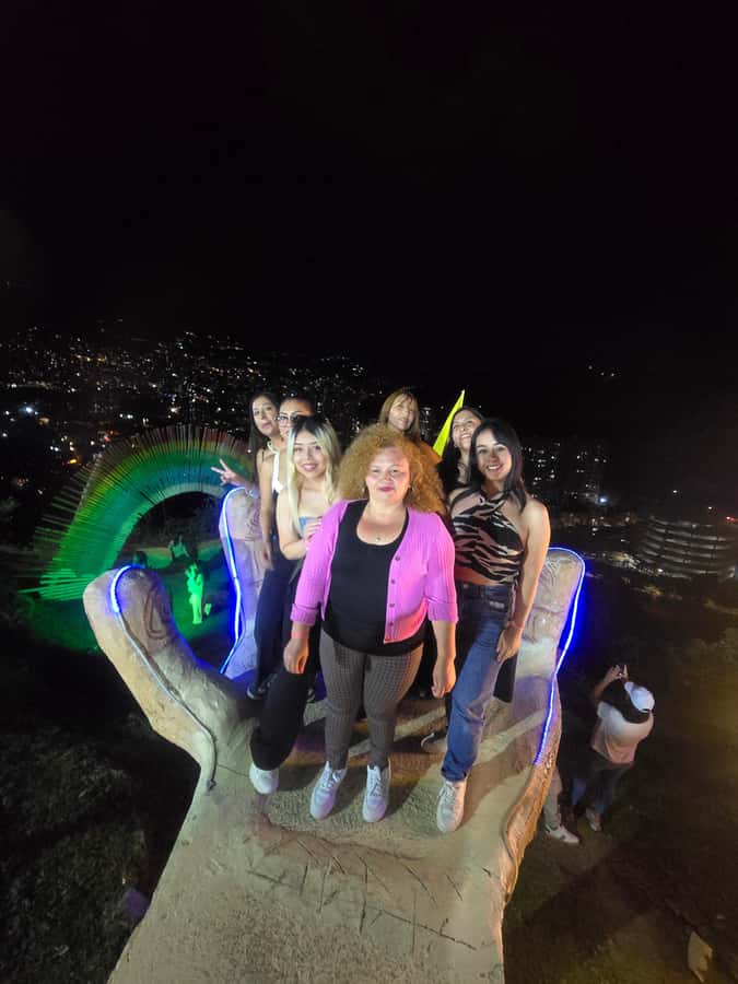 Medellin: Tour of viewpoints, selfie zone, adventure and dinner included. - How the $264 price measures up