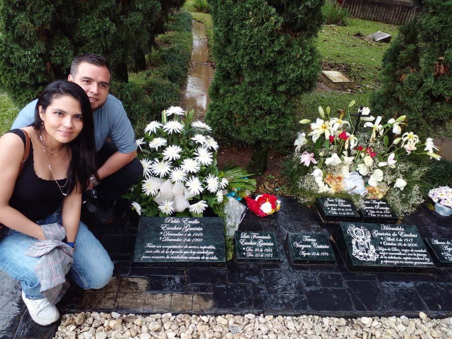 Medellin: Tour Pablo Escobar Privado Con Guia Local - Why this Medellín tour is worth considering