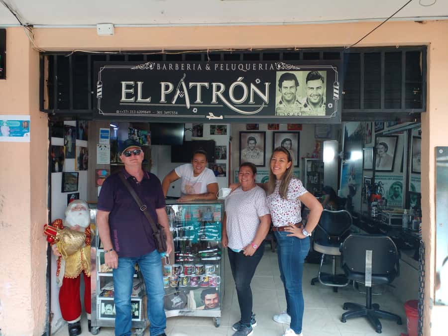 Medellin: Tour Pablo Escobar Privado Con Guia Local - Old Monaco and the symbols of Escobar’s power