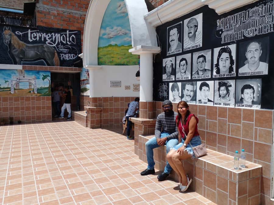 Medellin: Tour Pablo Escobar Privado Con Guia Local - Starting with Medellín’s transformation at Inflexion Memorial Park