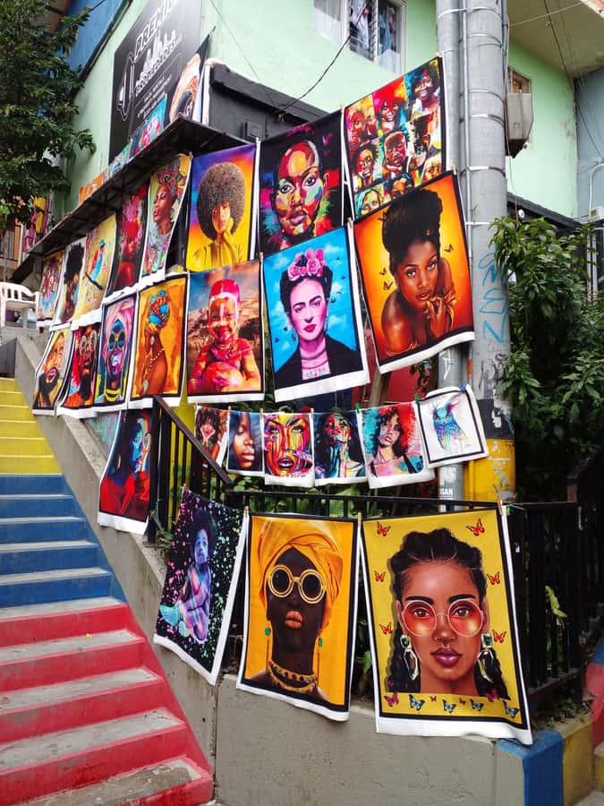 Medellin: Tour Pablo Escobar y Comuna 13 Privado - Why combine Pablo Escobar and Comuna 13?