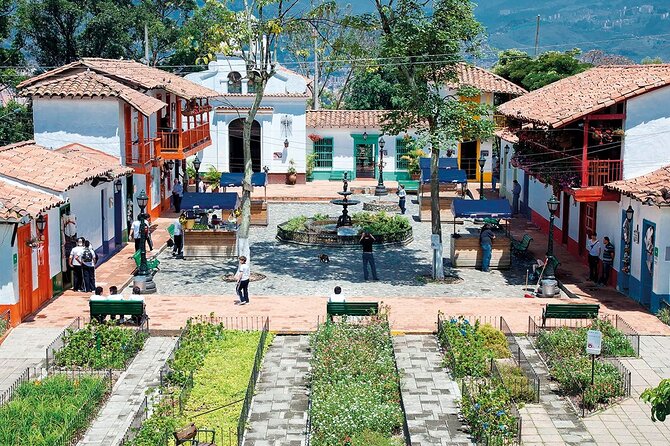 Medellín Tour: Themed Vehicles, Tram Ride and Metrocable - Line H Metrocable: the strongest part of the experience