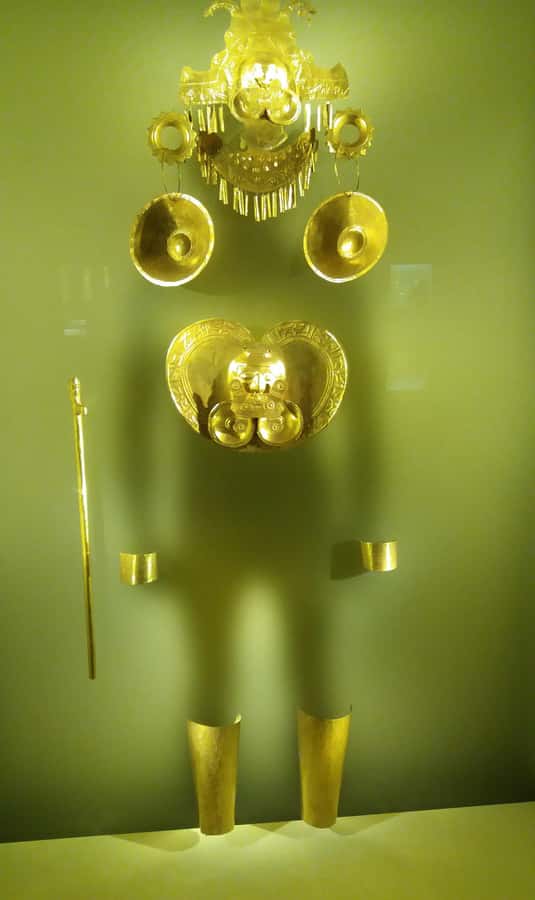 Monserrate + Gold Museum + Bolivar Square - The 15-minute walk toward the Gold Museum