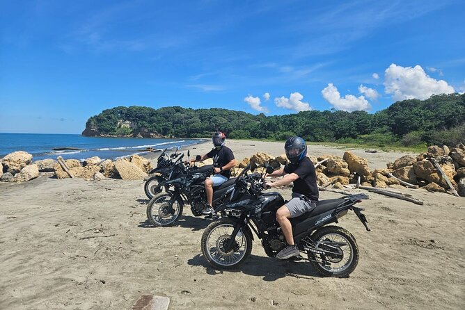 Motorcycle Adventure Tour to the Totumo Volcano and Galerazamba - Helmets, comfort, and the practical weak spot