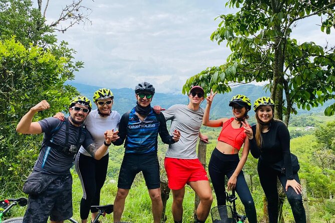 Mountain Bike Tour with Coffee and Lunch in Antioquia's Beautiful Landscapes - Lunch Beside the Trail