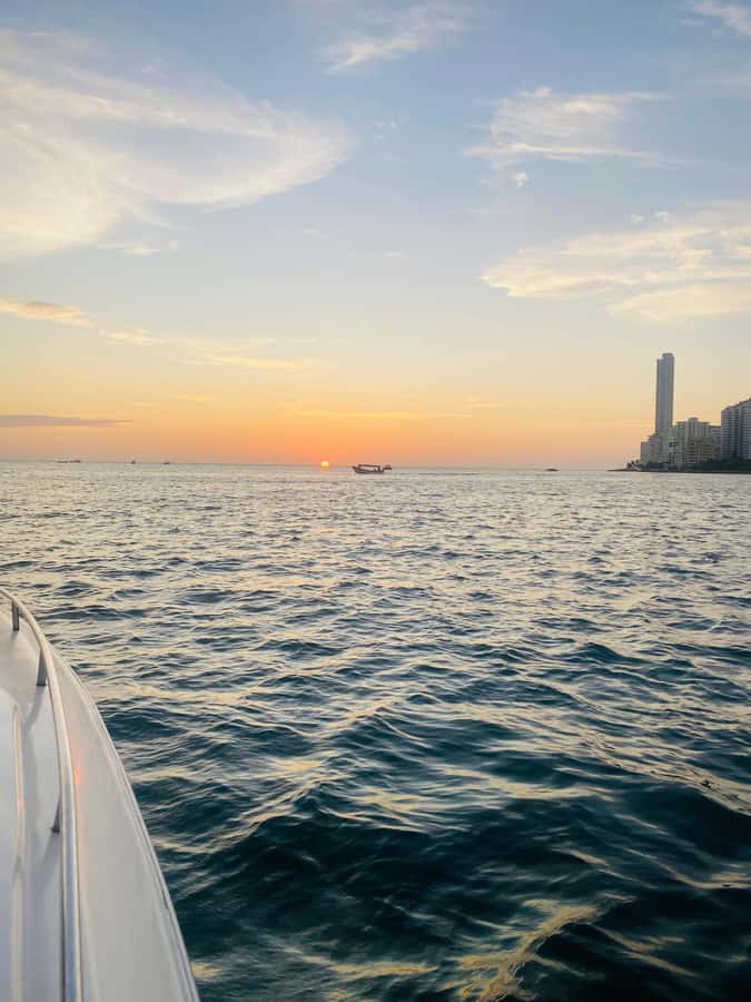 Nightlife: sunset boat party + tour of the old town - Getsemaní after dark, with art, music, and dance stops