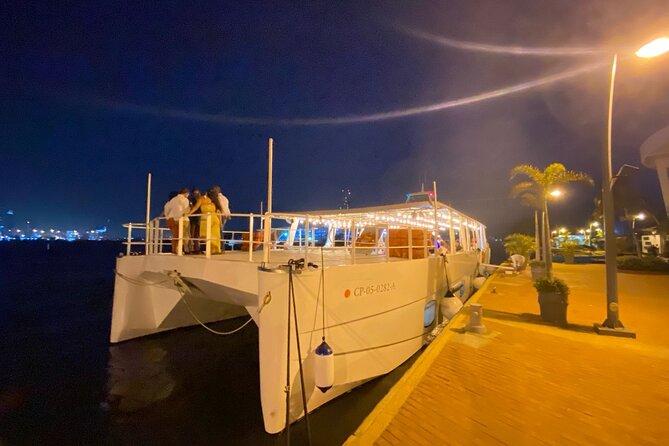 Oceanbeat Cartagena Boat Party - What the two-hour open bar really includes