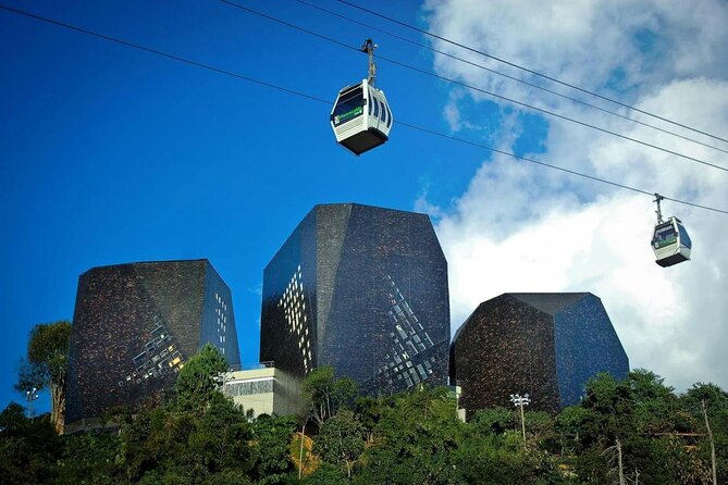 Pablo and Comuna 13 with Cable Car - What the Five-Hour Route Really Covers