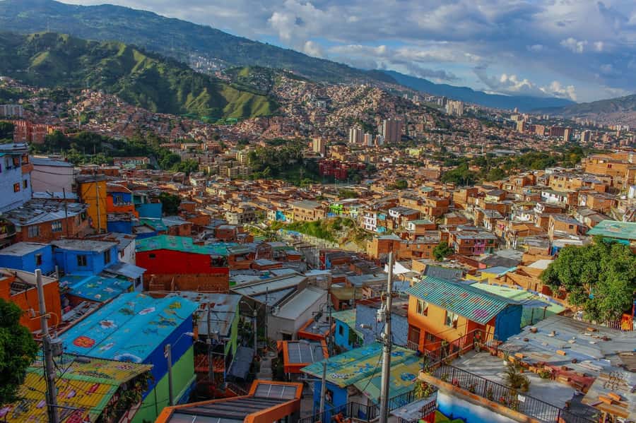 pablo, comuna 13 & cable car express tour - Facing the Pablo Escobar chapter