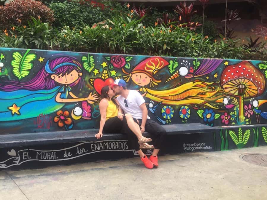 pablo, comuna 13 & cable car express tour - The guides make the difference