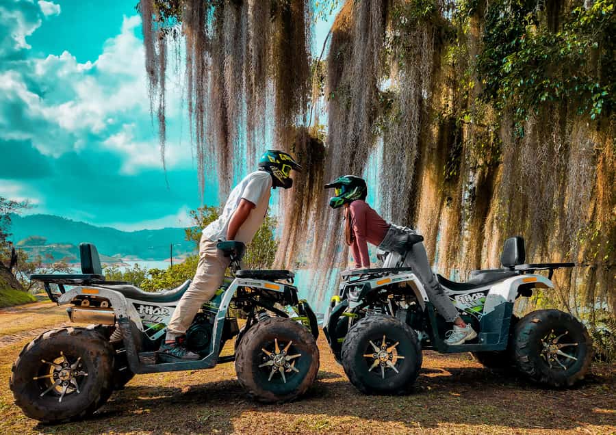 Pablo Escobar Mansion+Paintball+Boat+ATV (Private Guatape) - Finca La Manuela: Pablo Escobar’s estate with a paintball twist
