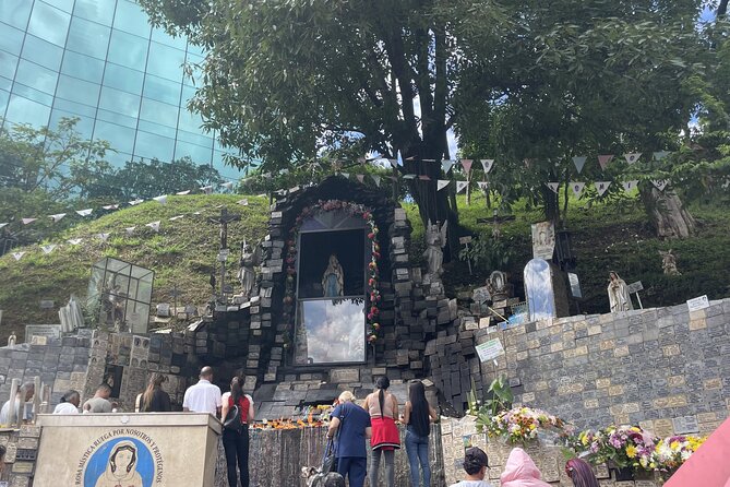 Pablo Escobar Shared Tour of Medellin - Starting near El Poblado at La 9 Mall