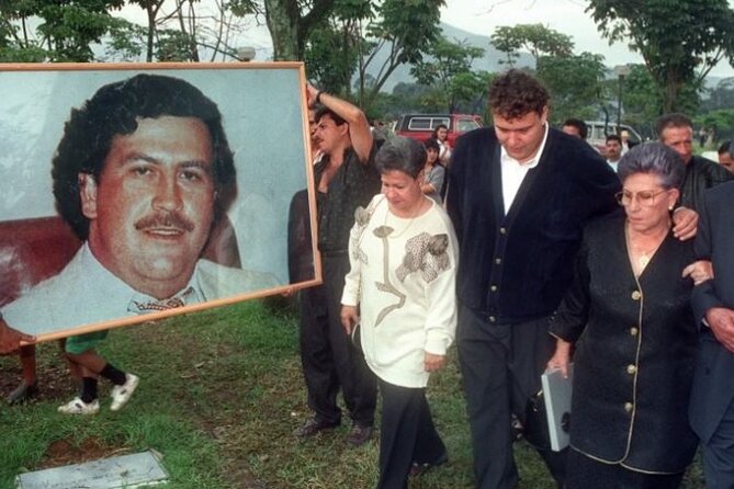 Pablo Escobar Tour between History and Museum in Medellin - Inflexión Memorial Park and the victims of cartel bombings