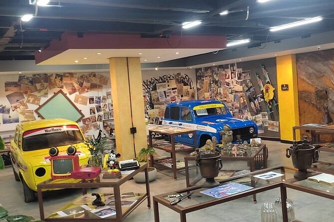 Pablo Escobar Tour between History and Museum in Medellin - Alejandro’s role and the value of local context