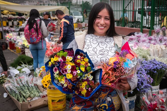 PALOQUEMAO MARKET FOOD TOUR. EXOTIC FRUIT. LOCAL SNACKS. /Min 2 pax - Is $69 a fair price for three hours?