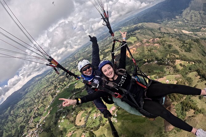 Paragliding flight in Medellin - Why Medellín is a fine place to try paragliding